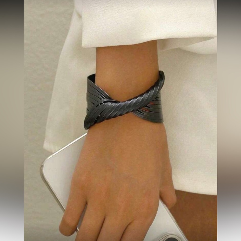 Elegant Black-Tone Women's Cuff Bracelet